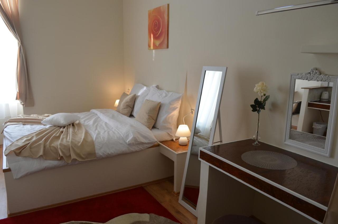 Rooms & Apartments Infinity Fiume Esterno foto