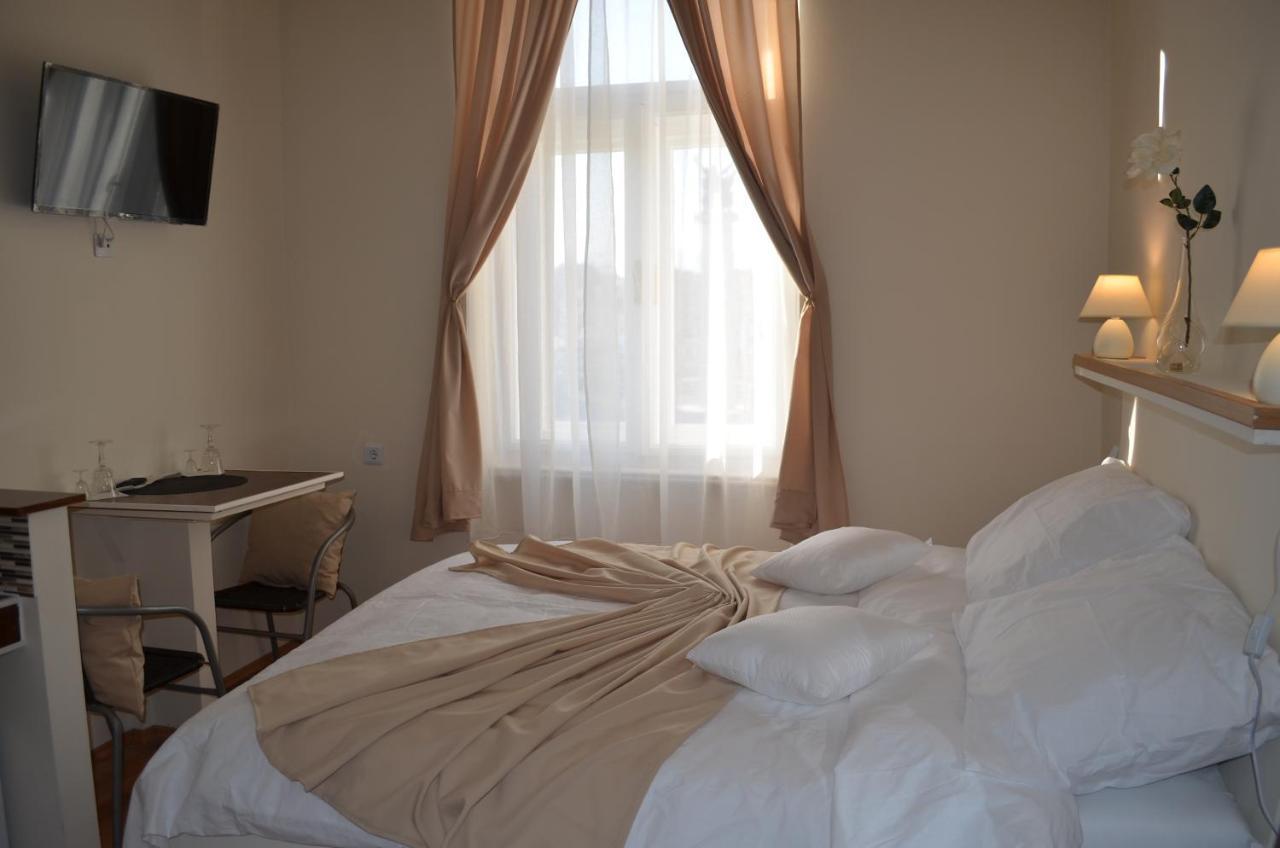 Rooms & Apartments Infinity Fiume Esterno foto