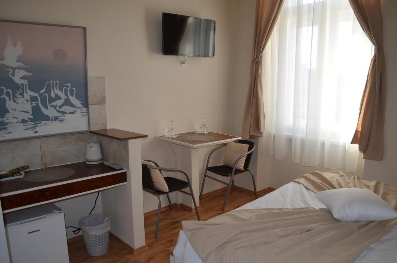 Rooms & Apartments Infinity Fiume Esterno foto