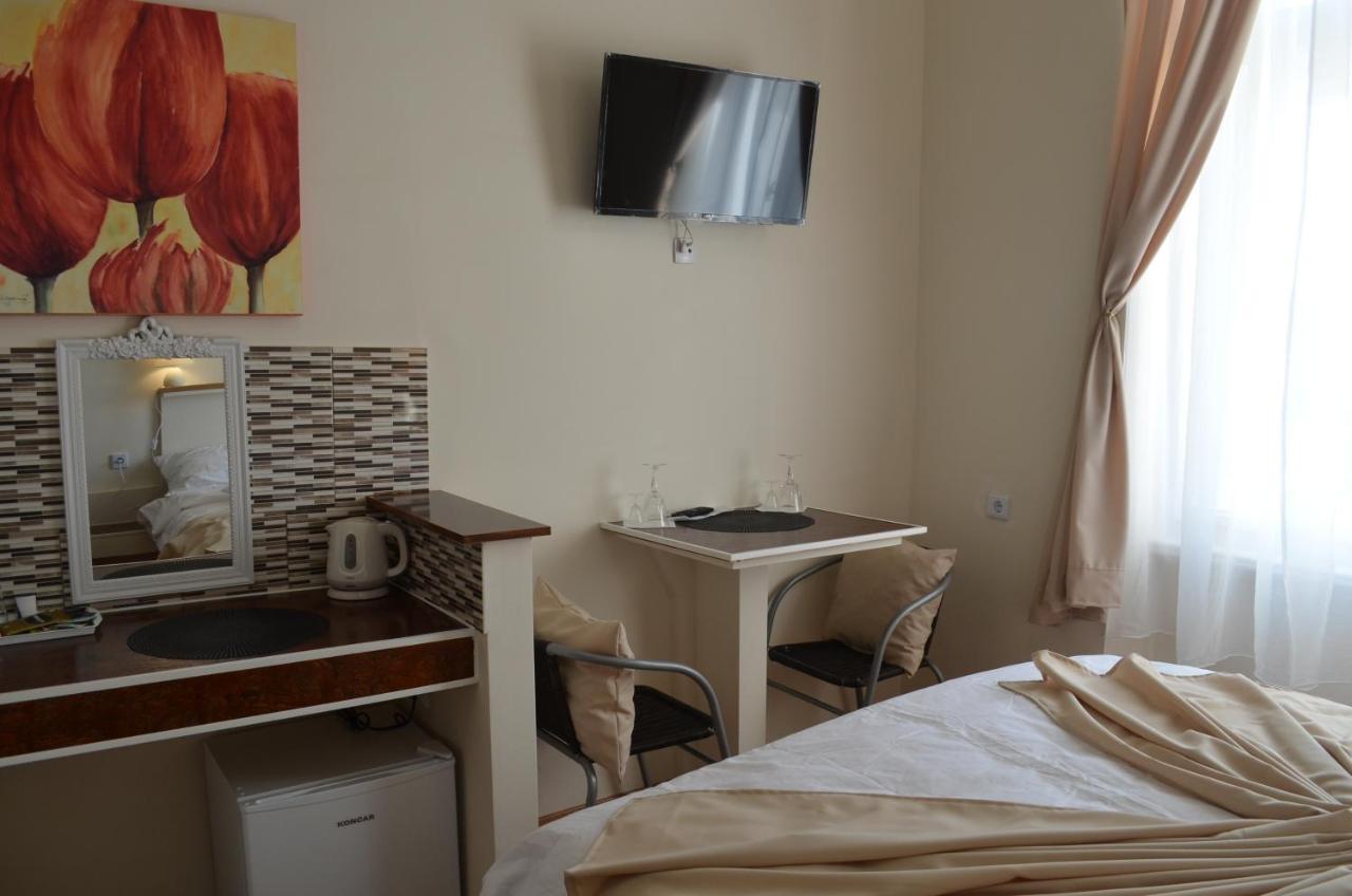 Rooms & Apartments Infinity Fiume Esterno foto