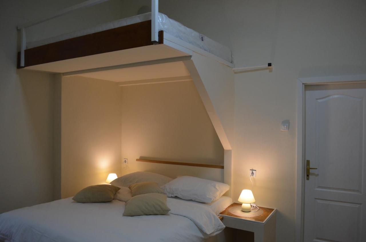 Rooms & Apartments Infinity Fiume Esterno foto