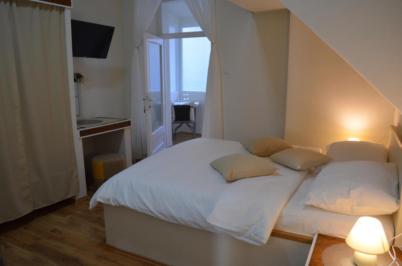 Rooms & Apartments Infinity Fiume Esterno foto
